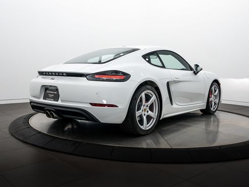 Certified 2018 Porsche 718 Cayman S RWD image 7