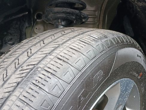 Used 2025 Honda Pilot EX-L image 9
