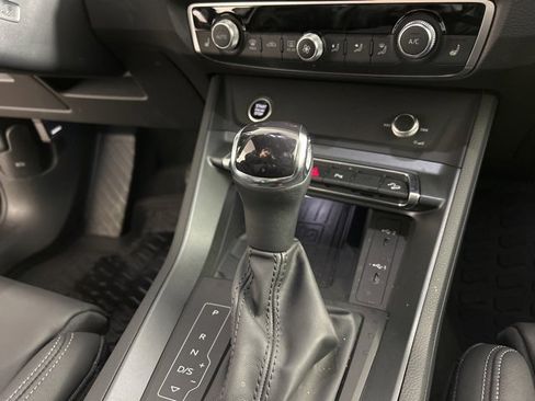 Used 2025 Audi Q3 2.0T Premium w/ Convenience Package image 23