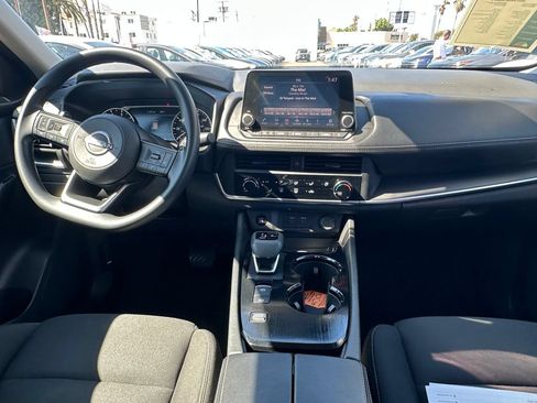 Used 2024 Nissan Rogue S FWD image 18