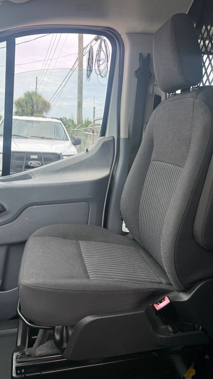 Used 2019 Ford Transit 250 130 Low Roof w/ Exterior Upgrade Package RWD image 18