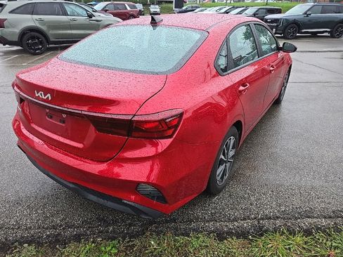 Used 2023 Kia Forte LXS FWD image 3