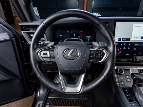 Used 2024 Lexus GX 550 550 Luxury+ w/ Accessory Package (2T) image 19