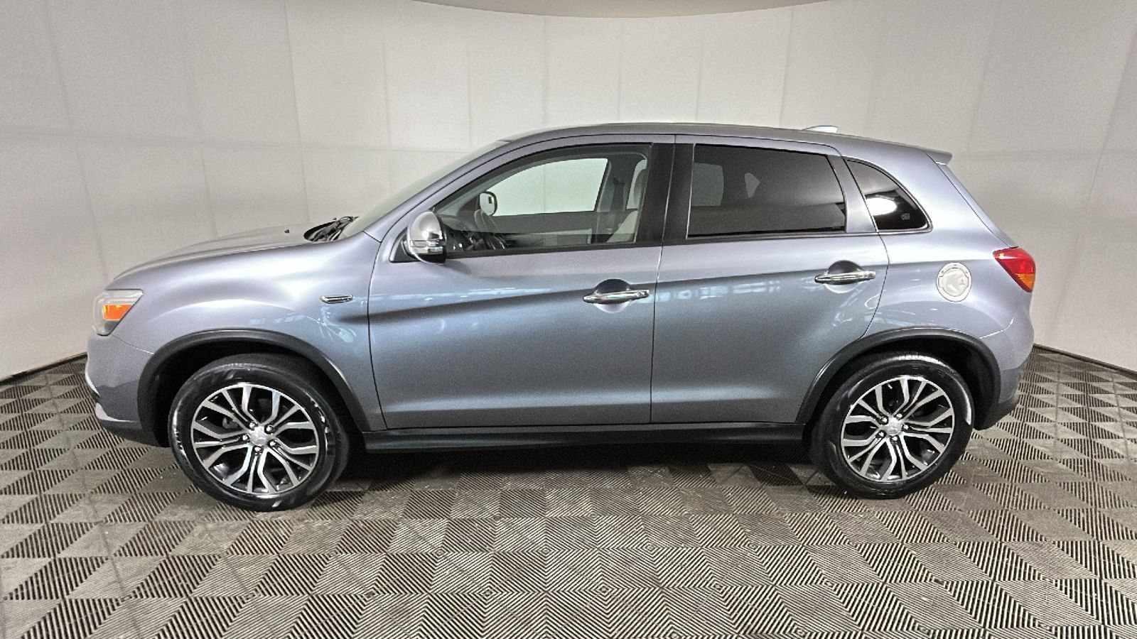 Used 2017 Mitsubishi Outlander Sport SE AWD/4WD image 5