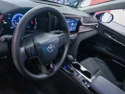 Used 2025 Toyota Camry LE w/ Convenience Package FWD image 14