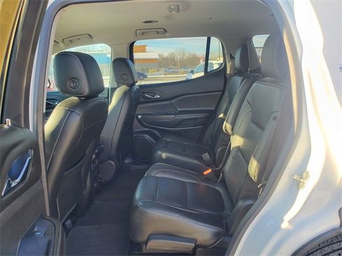 Used 2019 GMC Acadia SLT w/ LPO, Floor Liner Package image 11