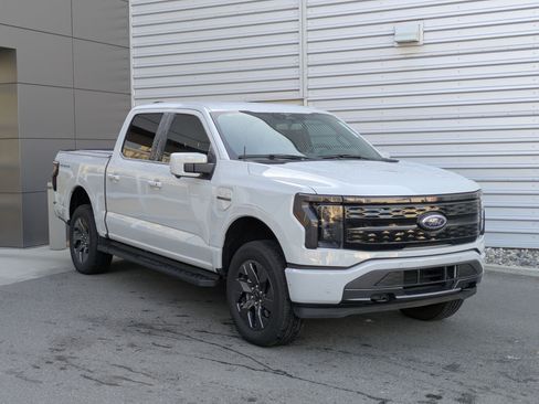 Used 2023 Ford F150 Lightning Lariat w/ Tow Technology Package image 7