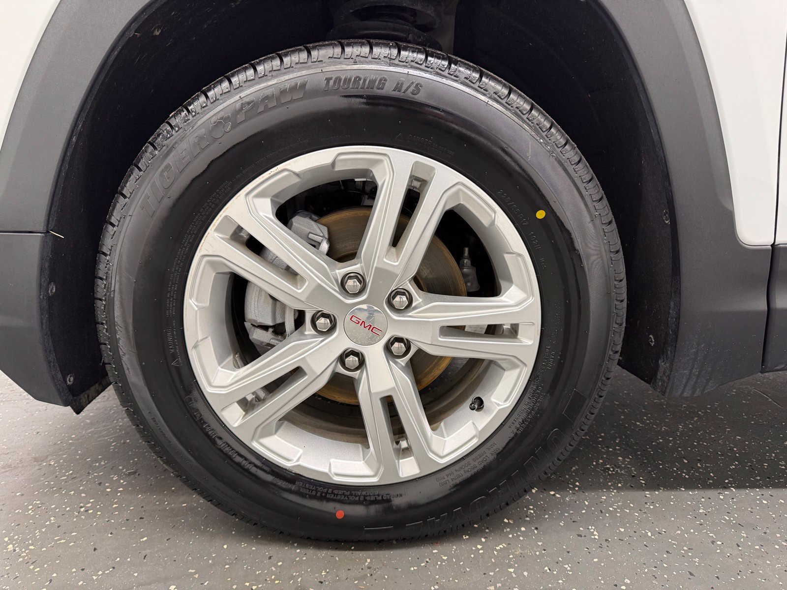 Used 2024 GMC Terrain SLE AWD/4WD image 18