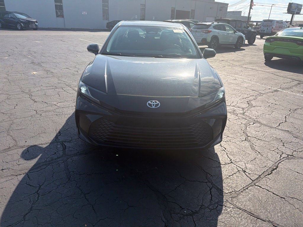 Used 2026 Toyota Camry LE AWD/4WD image 3