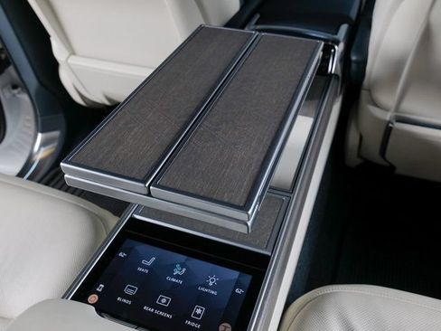 Certified 2024 Land Rover Range Rover SV AWD/4WD image 26