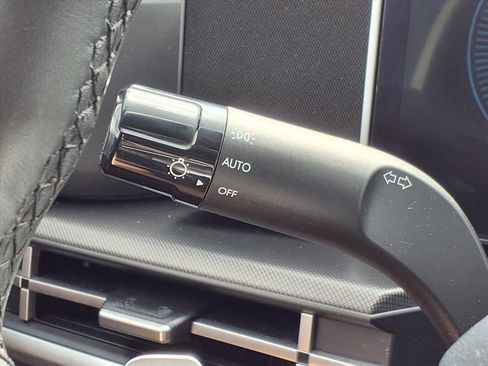 Used 2025 Hyundai Santa Fe SEL FWD image 16