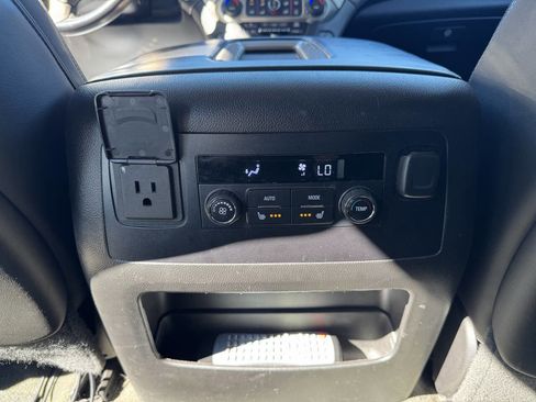 Used 2015 GMC Yukon XL Denali image 13