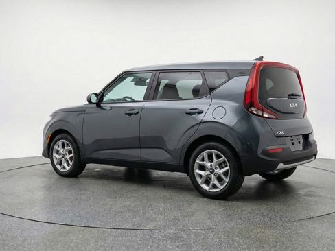 Used 2025 Kia Soul LX w/ LX Technology Package image 6