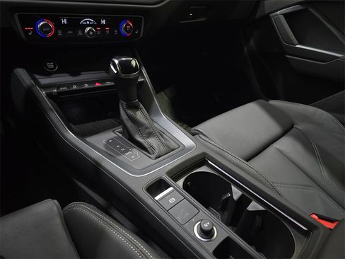 Certified 2025 Audi Q3 2.0T Premium w/ Convenience Package image 27