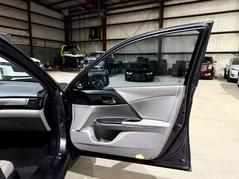 Used 2013 Honda Accord Touring image 24