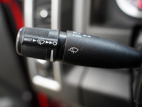 Used 2018 RAM 1500 Classic SLT image 14