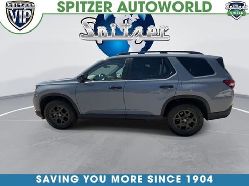 Used 2025 Honda Pilot TrailSport image 6
