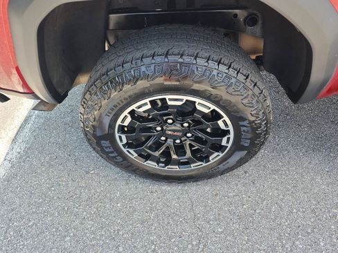 Used 2026 GMC Canyon AT4 AWD/4WD image 6