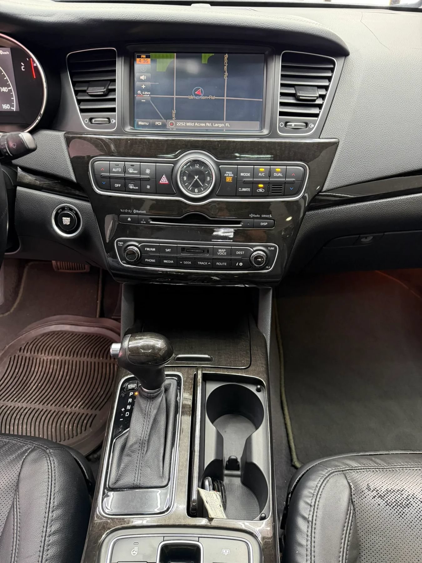 Used 2015 Kia Cadenza Premium w/ Technology Package FWD image 22