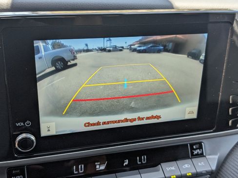 Used 2025 Toyota Camry SE FWD image 6
