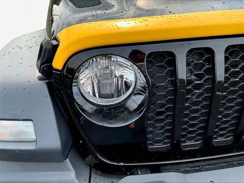 Used 2024 Jeep Wrangler Sport AWD/4WD image 29