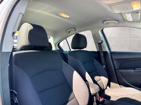Used 2014 Chevrolet Cruze Eco image 7