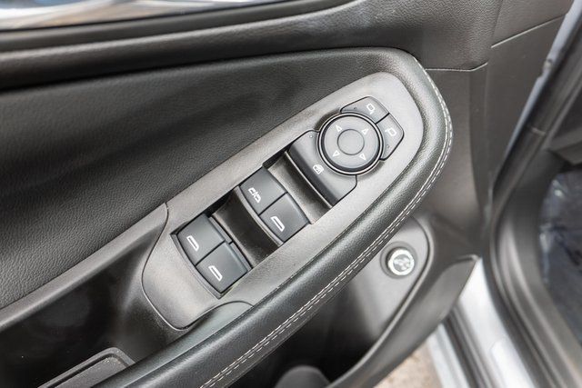 Used 2023 Buick Encore GX Select w/ Sport Touring Package FWD image 17
