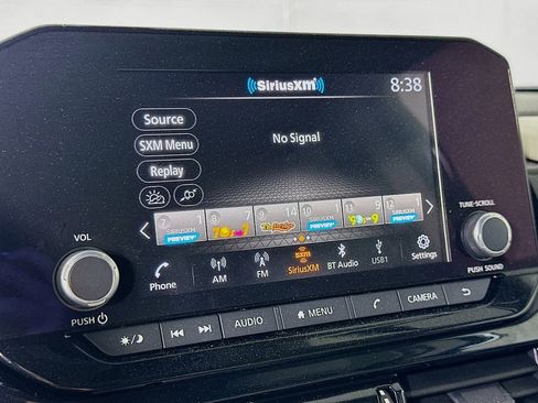 Used 2023 Nissan Pathfinder SV AWD/4WD image 23