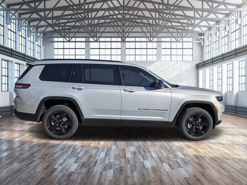 New 2025 Jeep Grand Cherokee L Limited w/ Luxury Tech Group II RWD image 3