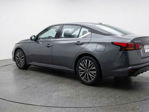 Used 2025 Nissan Altima 2.5 SV image 6