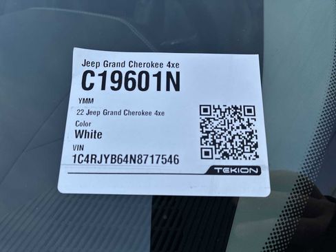 Used 2022 Jeep Grand Cherokee Limited 4xe image 35