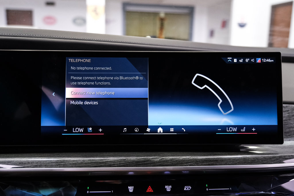 Used 2024 BMW i7 xDrive60 AWD/4WD image 32