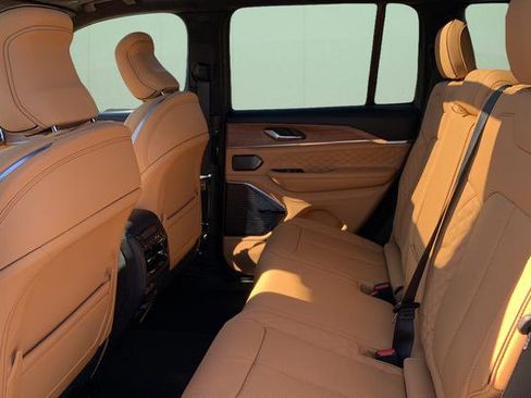 New 2025 Jeep Grand Cherokee Summit image 21