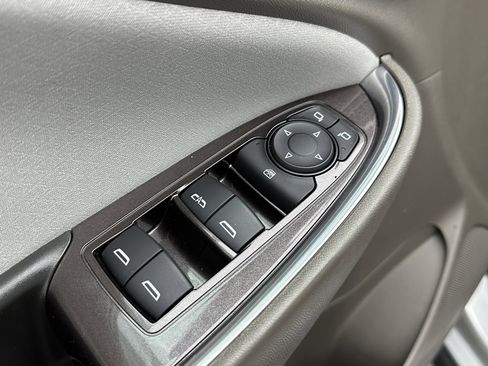 Used 2021 Chevrolet Malibu LT image 11