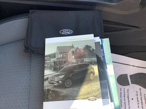 Used 2019 Ford Escape SE AWD/4WD image 25