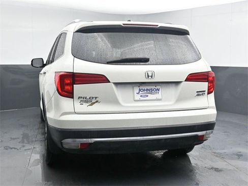 Used 2017 Honda Pilot Touring image 13