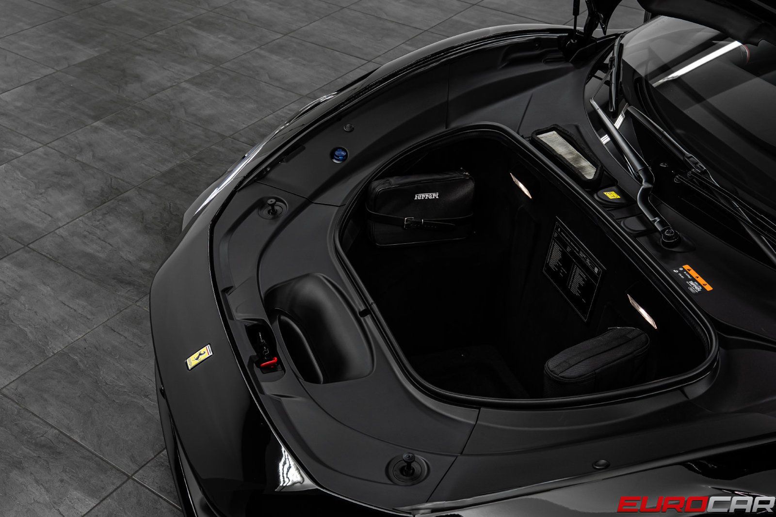 Used 2021 Ferrari F8 Tributo RWD image 10