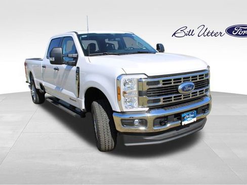 New 2026 Ford F350 XLT w/ FX4 Off-Road Package image 2