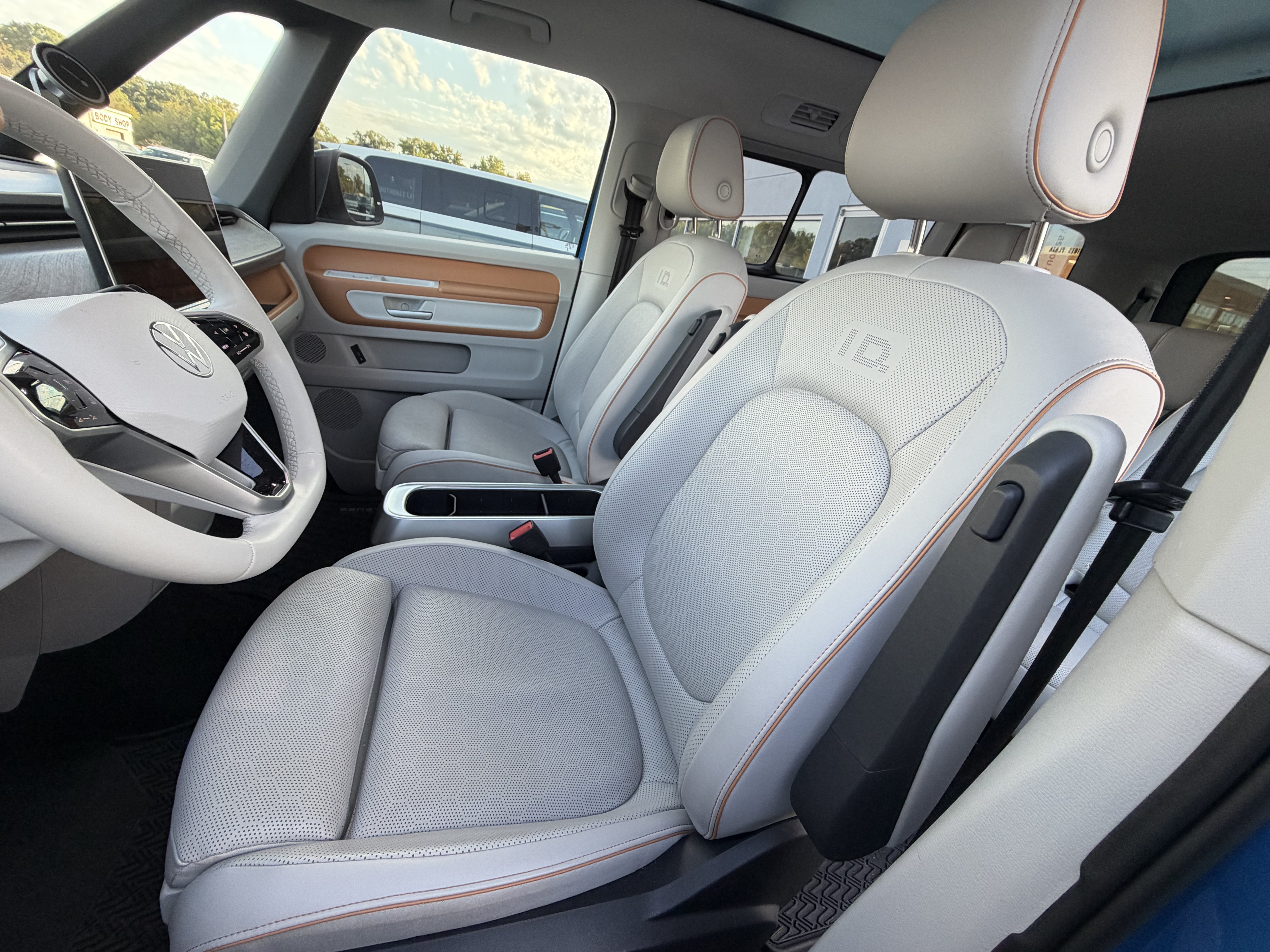 Used 2025 Volkswagen ID. Buzz 1st Edition AWD/4WD image 37