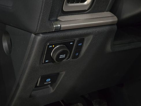 New 2026 Ford Expedition Active image 23