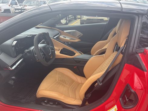 Used 2023 Chevrolet Corvette Stingray Preferred Conv w/ Z51 Performance Package RWD image 3