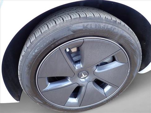 Used 2018 Tesla Model 3 Long Range image 6