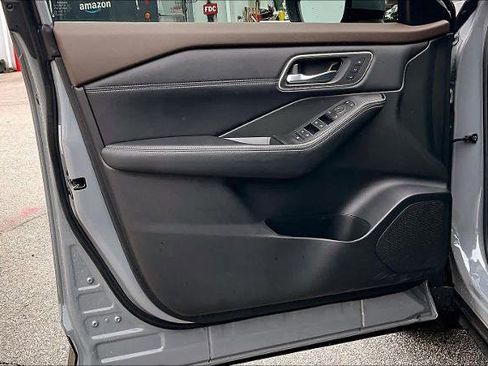 Certified 2023 Nissan Rogue Platinum w/ Platinum Premium Package image 21