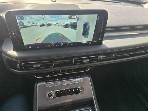 Used 2025 Lincoln Aviator 2WD image 24