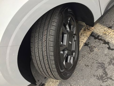 New 2026 Kia Carnival EX image 19