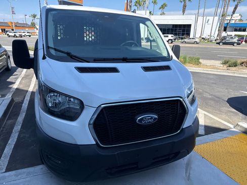 Used 2025 Ford Transit 250 Low Roof w/ Exterior Upgrade Package RWD image 4