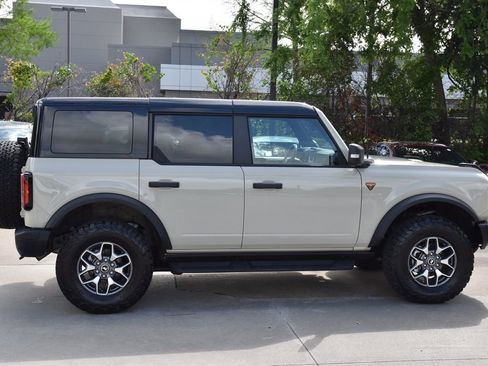 Certified 2025 Ford Bronco Badlands AWD/4WD image 6