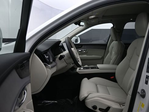 New 2026 Volvo XC90 B6 Ultra w/ Protection Package AWD/4WD image 11