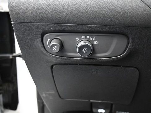 Used 2025 Buick Encore GX Preferred AWD/4WD image 34