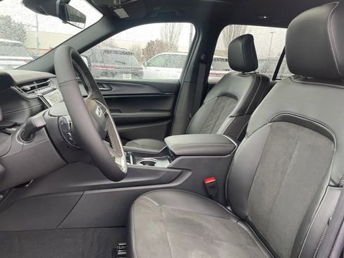 New 2025 Jeep Grand Cherokee Altitude image 10